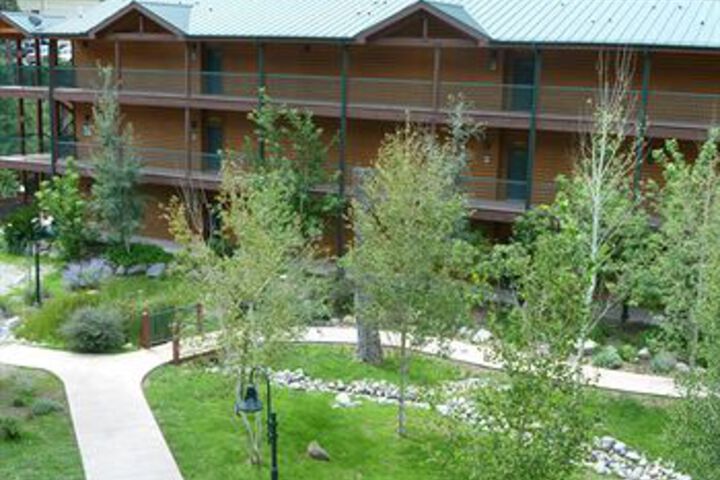 Hotel Exterior 13 of 87