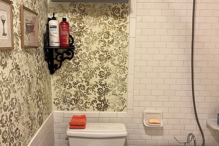 Room 28 of 41