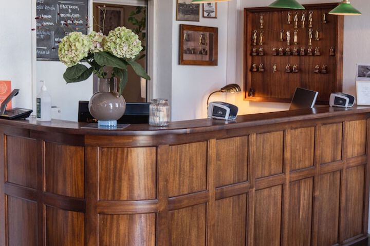 Entrance & Lobby
