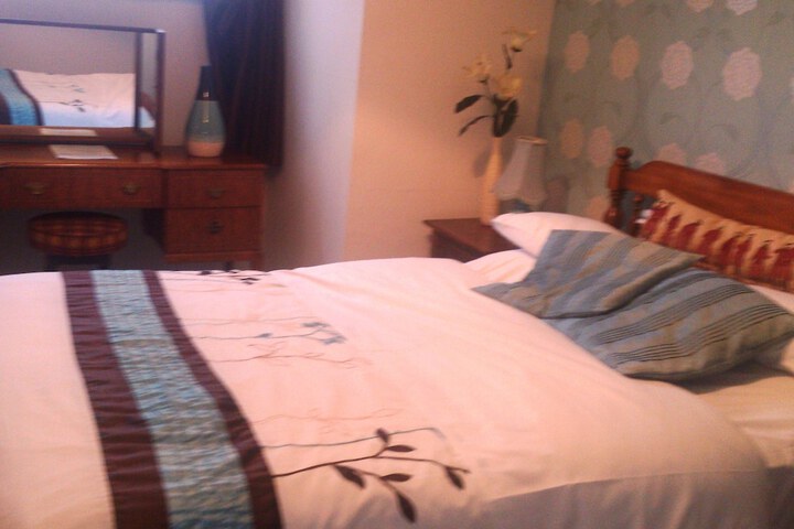Room 10 of 28