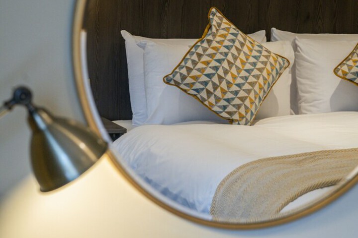 Room 25 of 295