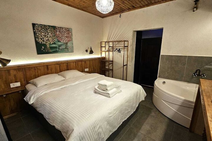 Room 10 of 21