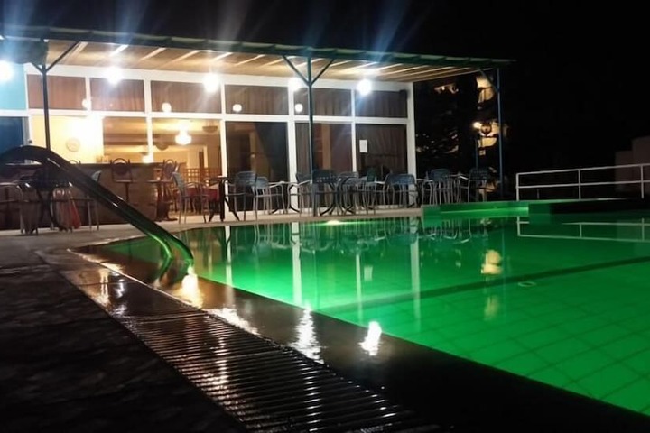 Pool Hotel