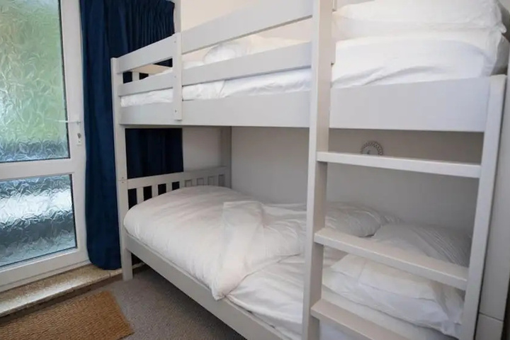 Room 2 of 11