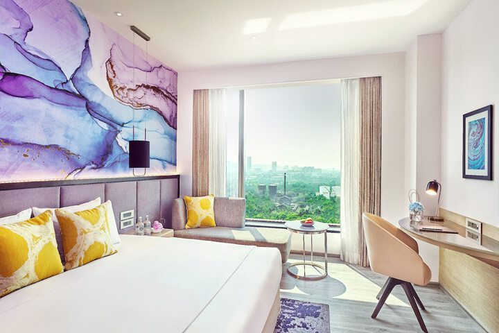 Room 10 of 27