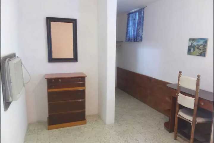 Room 4 of 59
