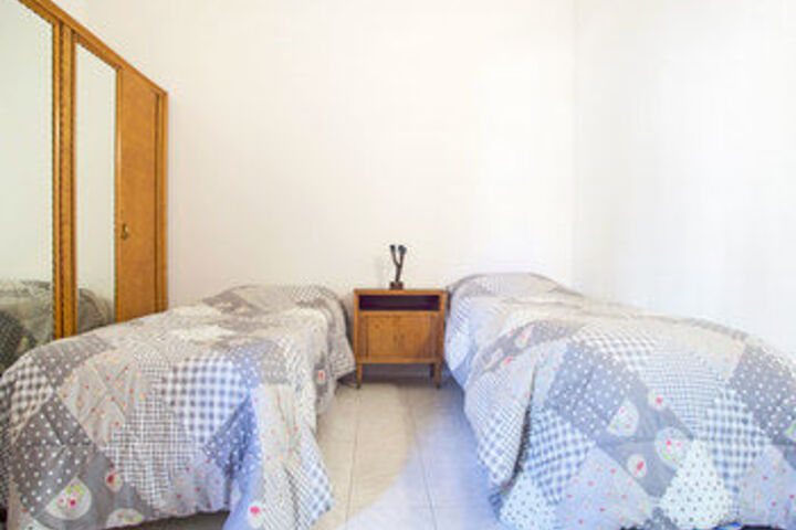 Room 103 of 320