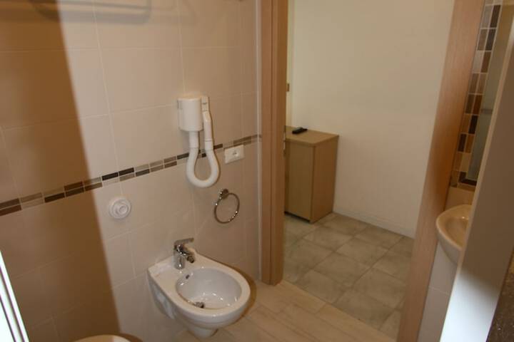 Room 37 of 119