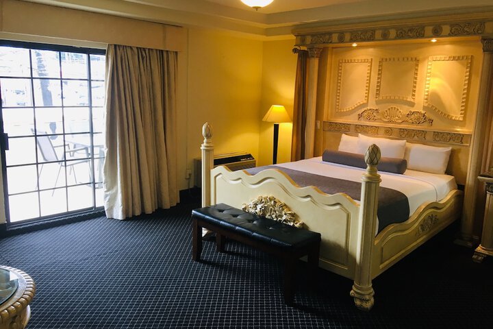 Superior King Bed (7 of 13)