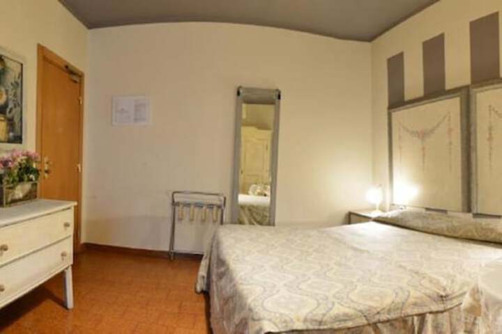 Room 21 of 49