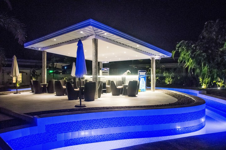 Pool 60 of 90