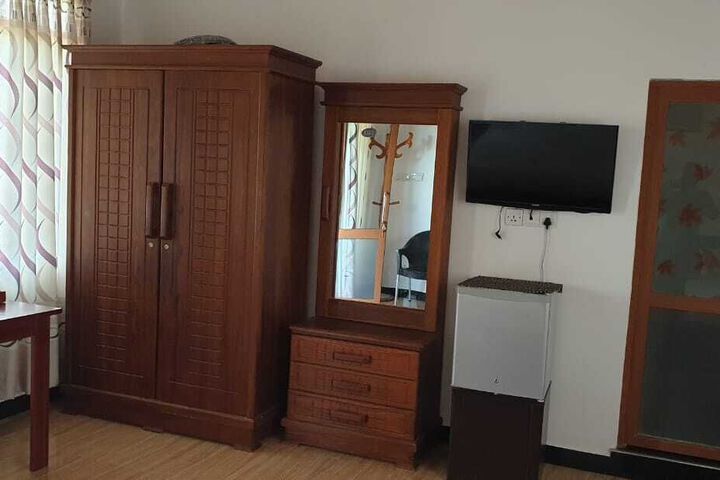 Room 13 of 14