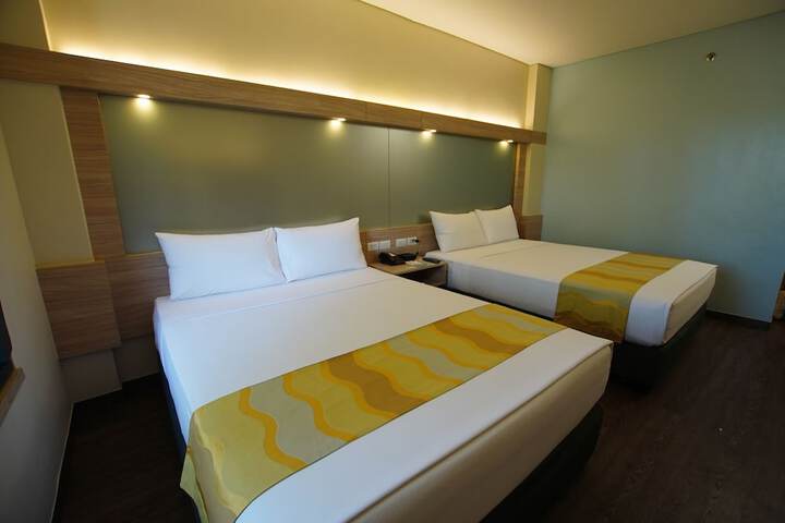Room 13 of 28
