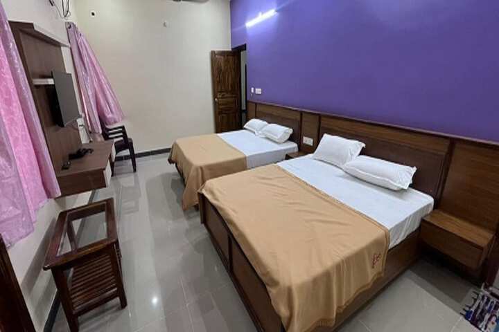 Room 15 of 39
