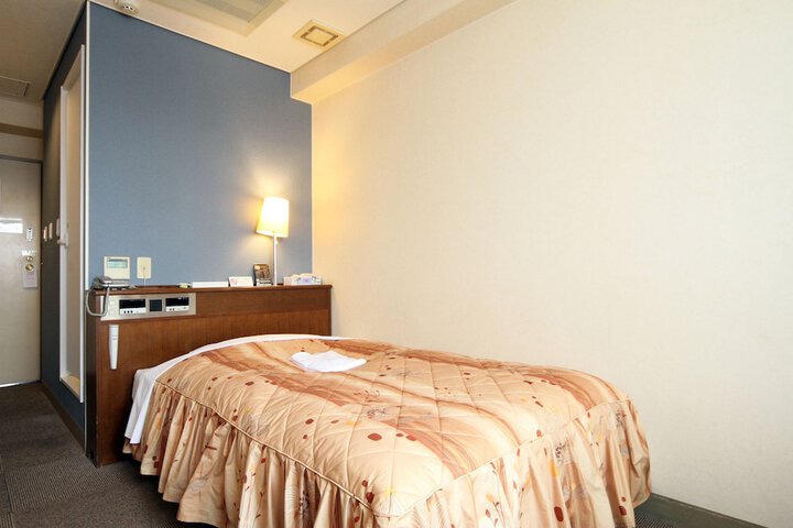 Room 16 of 34