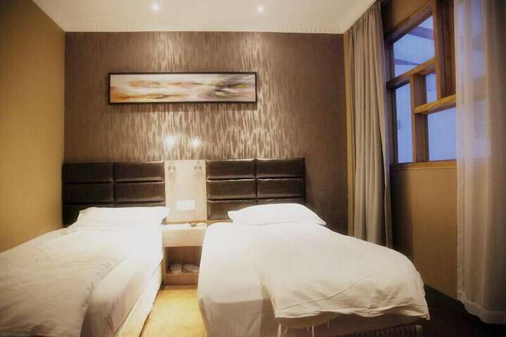 Room 51 of 90