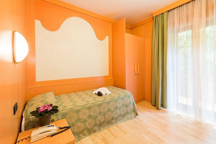 Room 20 of 50
