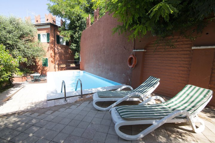 Hotel with Pool