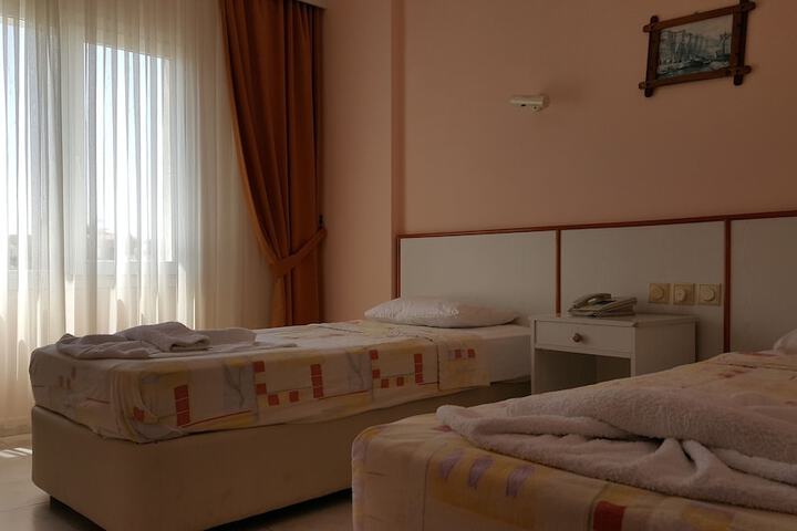 Room 12 of 62