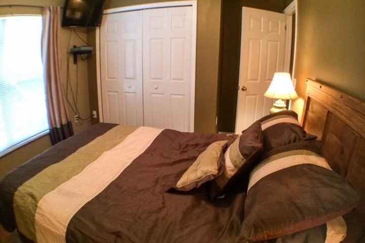 Room 4 of 16