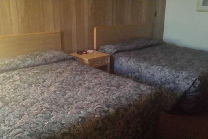 Room 8 of 17