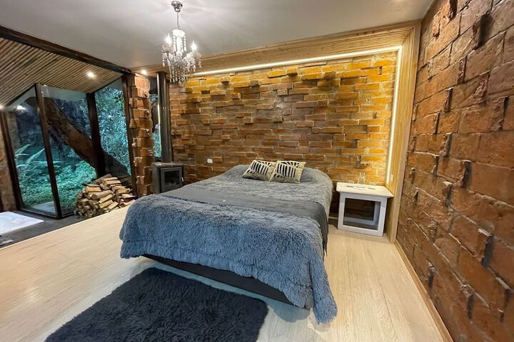 Room 33 of 126