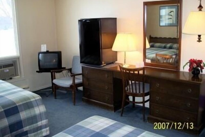 Room 7 of 25