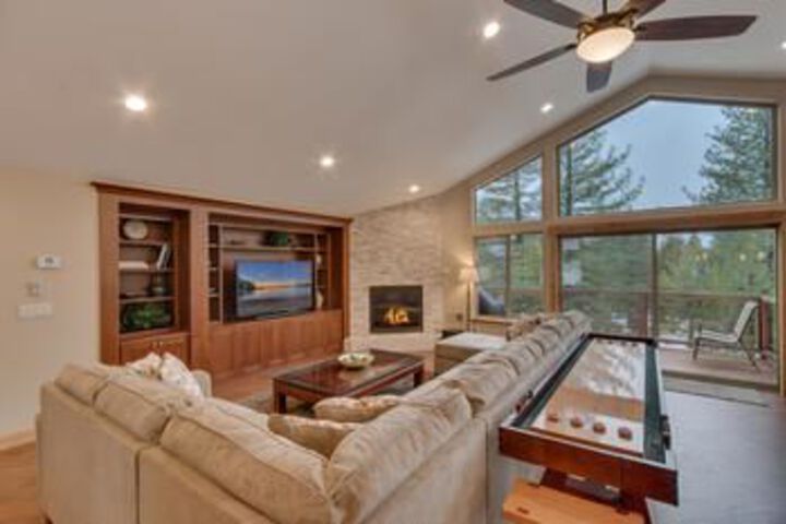 Exterior of Fairway Mountain Retreat Five Bedroom Home