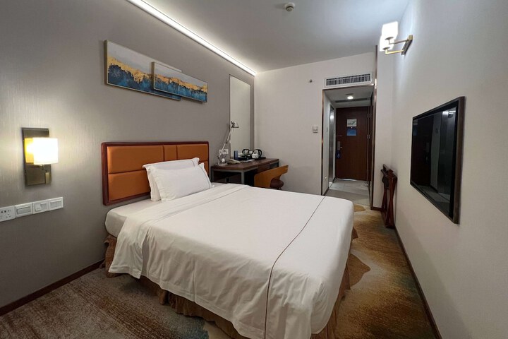 Room 26 of 70