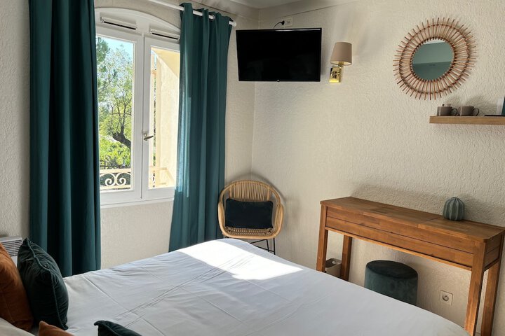 Room 8 of 37