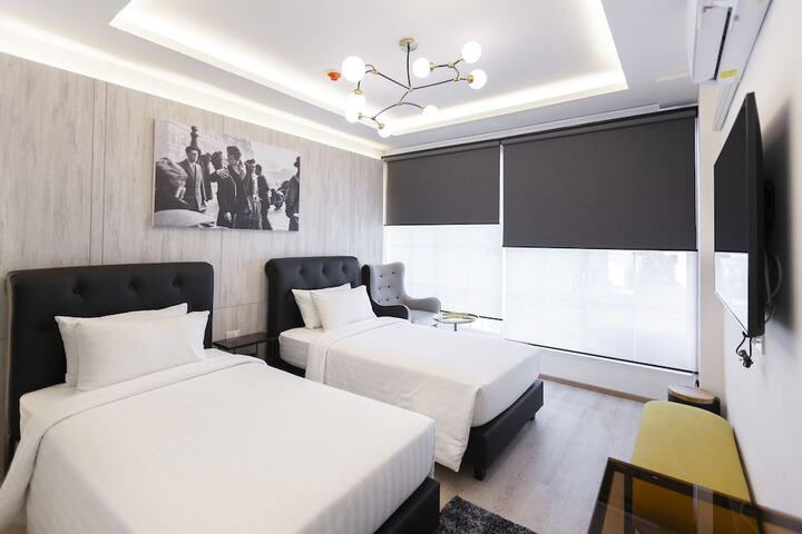 Room 12 of 113