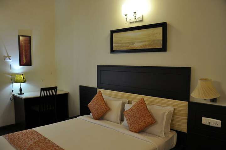 Room 10 of 34