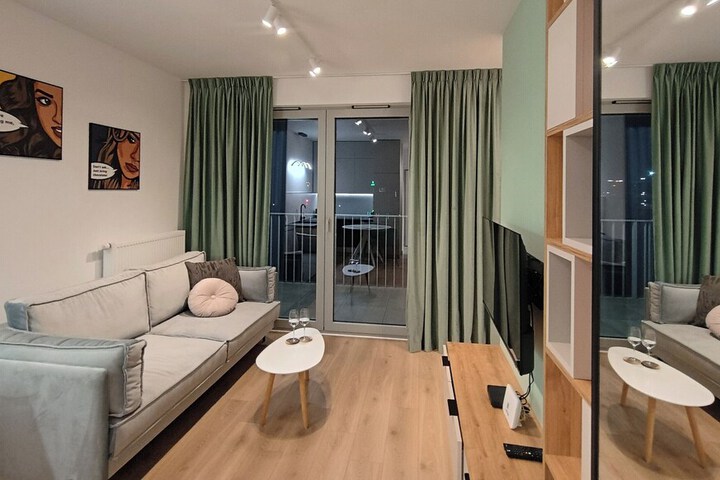 Room 7 of 13