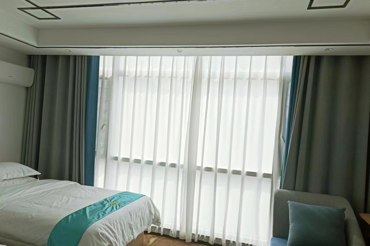 Yihai Hotel
