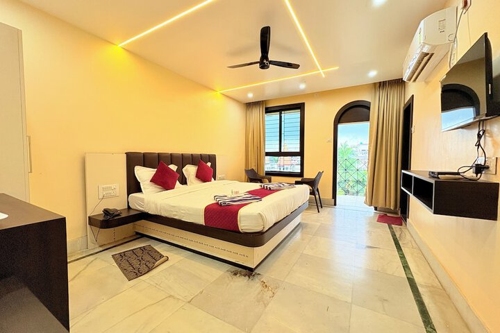 Binapani Hotel & Restaurant Tarapith