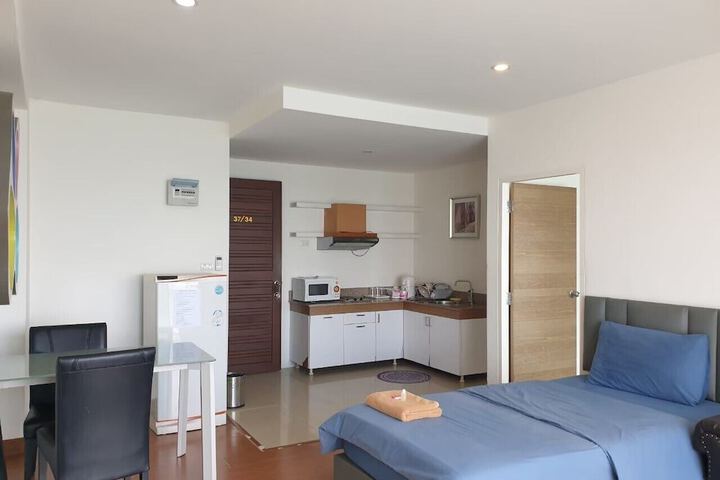 Room 104 of 263