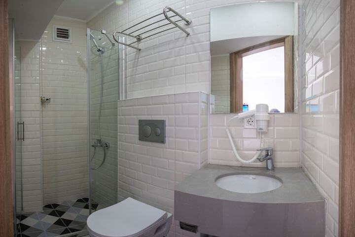 Room 16 of 22