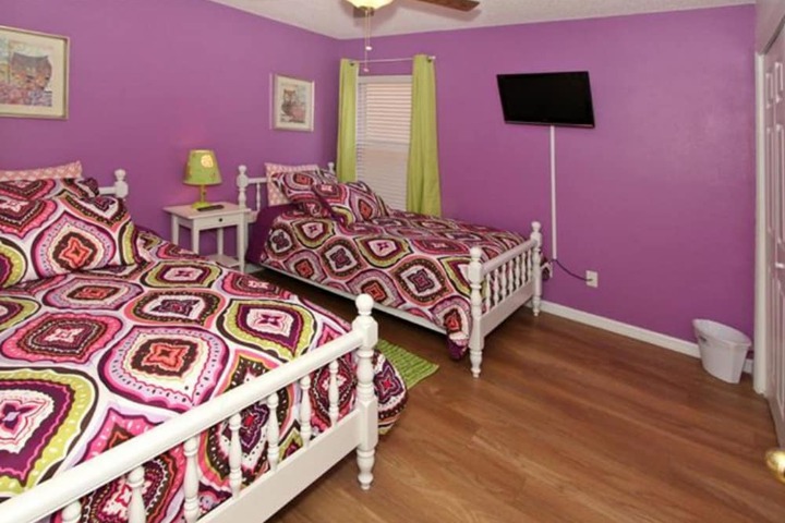 Room 4 of 17