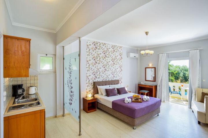 Room 2 of 33