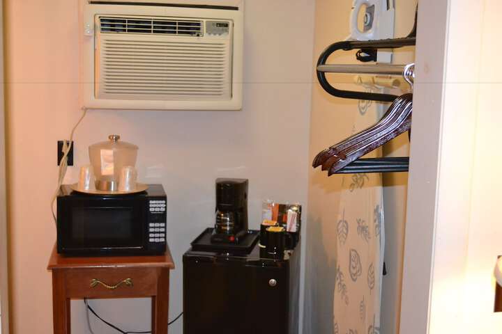 Mini-refrigerator