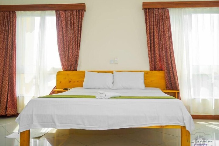 Room 33 of 190