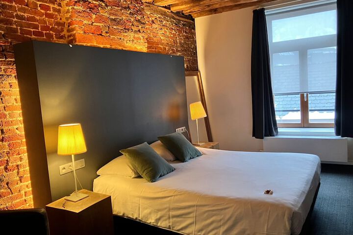 Room 36 of 65