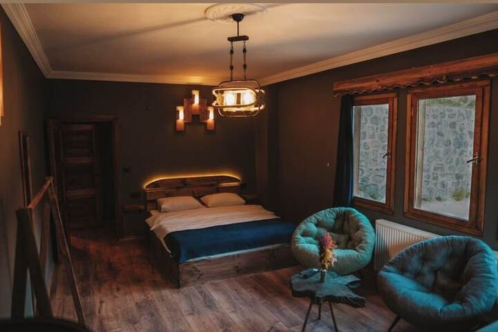 Room 9 of 19
