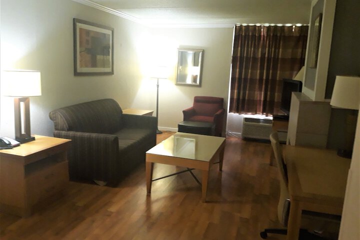 Room 34 of 75