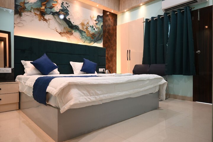 Room 2 of 29