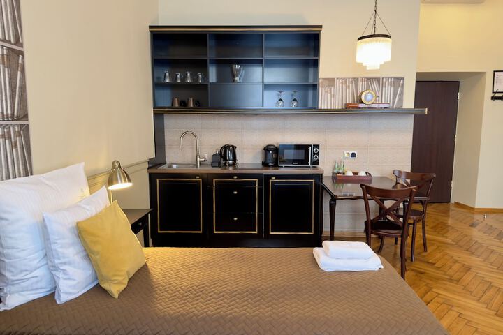Room 2 of 121