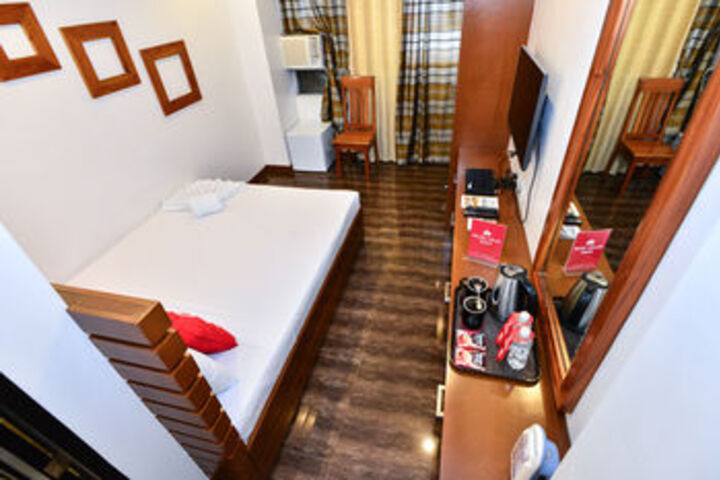 Room 17 of 24