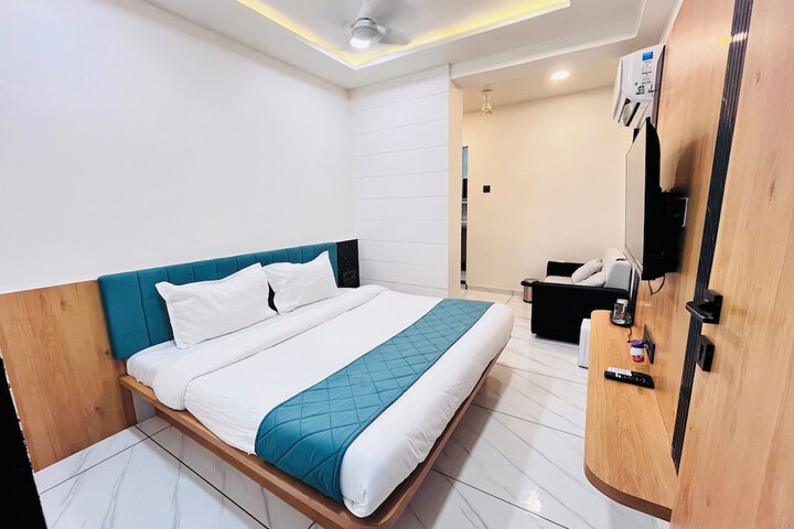 Room 15 of 27