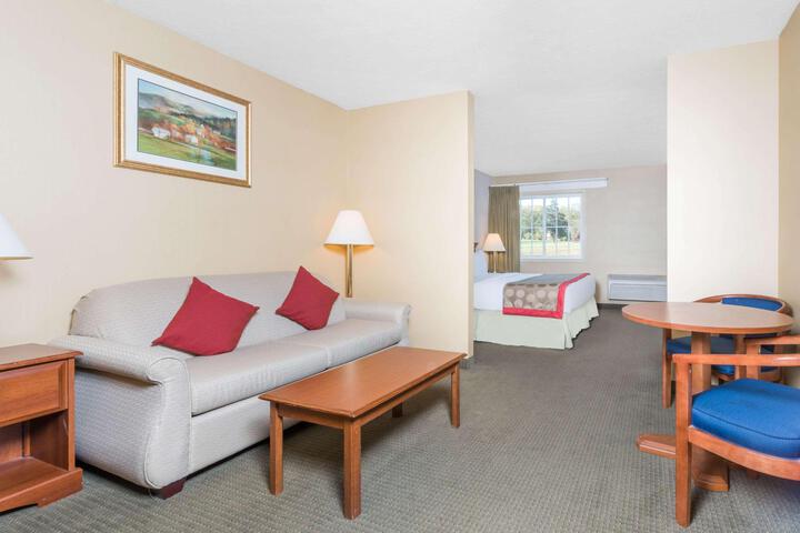 1 King Bed (2 of 12)