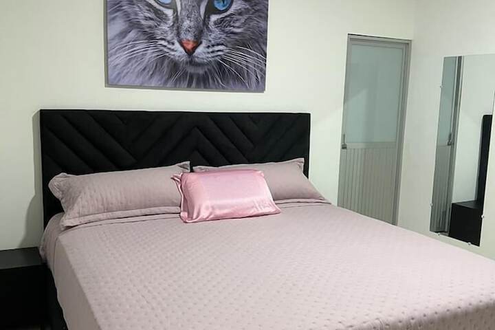 Room 14 of 36